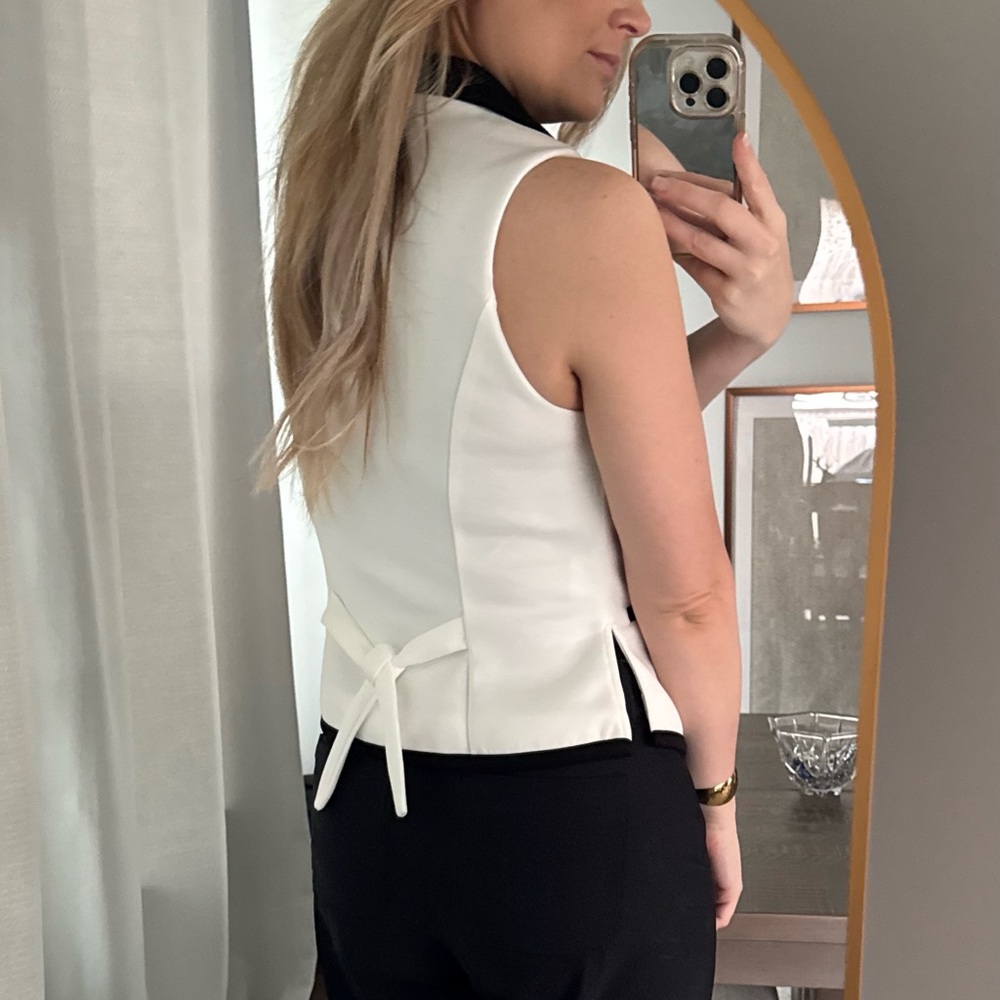 Elegant Black and White Women's Collar Vest Sleeveless Work Top - Picture 7 of 12